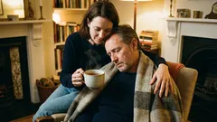 9 comportamente feminine care trezesc o atracție puternică la bărbați, fără manipulări și fără a se ascunde în spatele unei măști